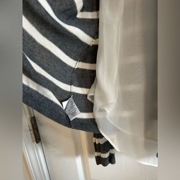 EXPRESS sweater‎ /split back women’s Medium striped - Picture 14 of 16